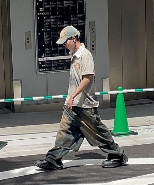 XU（エックスユー）の「ストリートファッション XU エックスユー damage polo t-shirts ダメージ ウォッシングポロシャツ 半袖ポロシャツ カレッジポロシャツ 刺しゅうロゴトップス 半袖トップス オーバーサイズ 韓国ファッション 韓国ストリート（ポロシャツ・メンズ・ブラック/ネイビー/ベージュ・ONE SIZE）」の12枚目の写真