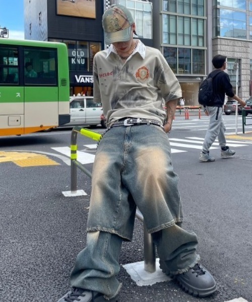 XU（エックスユー）の「ストリートファッション XU エックスユー damage polo t-shirts ダメージ ウォッシングポロシャツ 半袖ポロシャツ カレッジポロシャツ 刺しゅうロゴトップス 半袖トップス オーバーサイズ 韓国ファッション 韓国ストリート（ポロシャツ・メンズ・ブラック/ネイビー/ベージュ・ONE SIZE）」の13枚目の写真