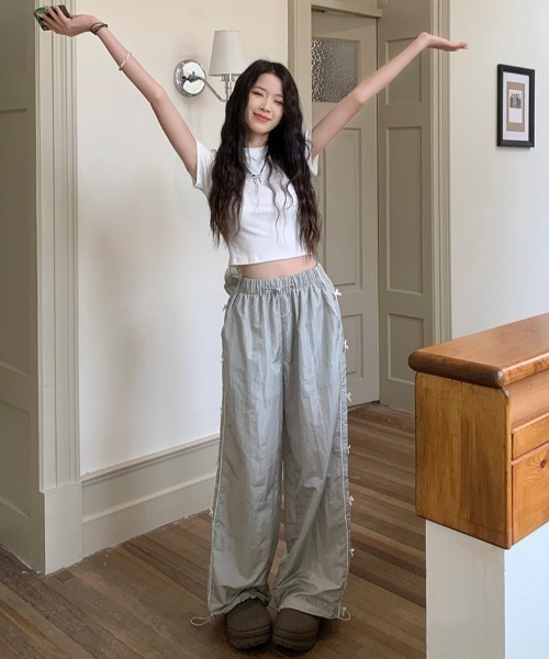 Sibra(シブラ)の「旬なスポーティミックスが完成。配色パイピングカーゴパンツ(カーゴパンツ・レディース・ピンク/グレー・M)」の19枚目の写真