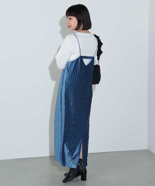 BEAMS HEART(ビームスハート)の「【2点セット】ベロアワンピース × ロングスリーブTシャツ(ワンピース・レディース・ブルー/ブラック・FREE)」の3枚目の写真