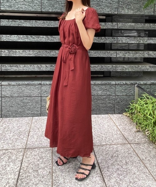 ENIM BY VICKY(エニムバイビッキー)の「ローズコサージュ付きスクエアネックギャザーワンピース《洗濯機で洗える》(ワンピース・レディース・レッド/グリーン・M)」の18枚目の写真