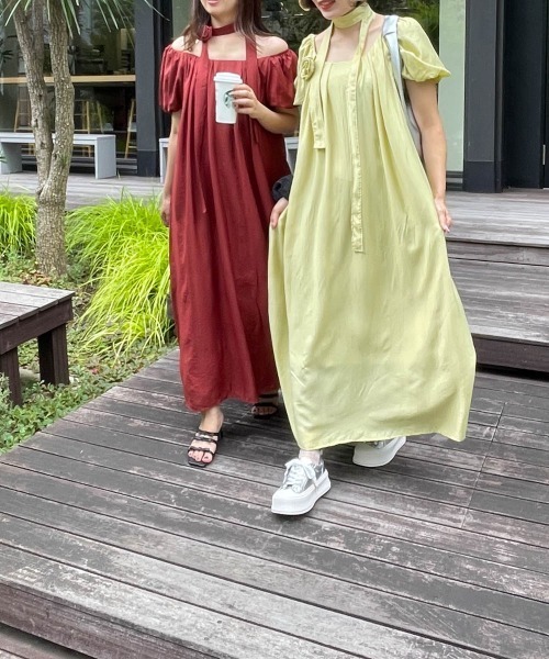 ENIM BY VICKY(エニムバイビッキー)の「ローズコサージュ付きスクエアネックギャザーワンピース《洗濯機で洗える》(ワンピース・レディース・レッド/グリーン・M)」の16枚目の写真