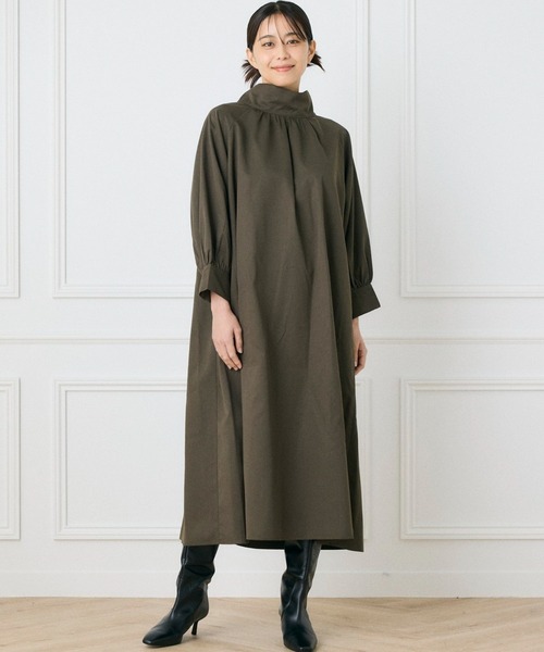INED CLARO（イネドクラロ）の「2WAYギャザーネックワンピース（ワンピース・レディース・チャコールグレー/ベージュ・フリー）」の3枚目の写真