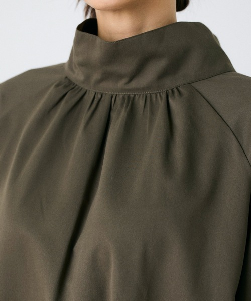 INED CLARO（イネドクラロ）の「2WAYギャザーネックワンピース（ワンピース・レディース・チャコールグレー/ベージュ・フリー）」の10枚目の写真