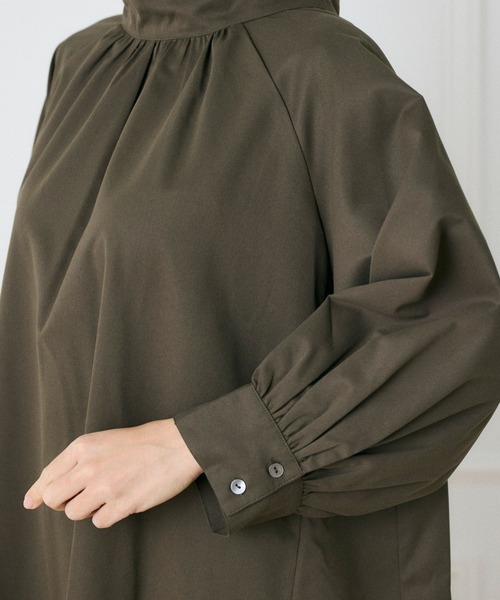 INED CLARO（イネドクラロ）の「2WAYギャザーネックワンピース（ワンピース・レディース・チャコールグレー/ベージュ・フリー）」の12枚目の写真