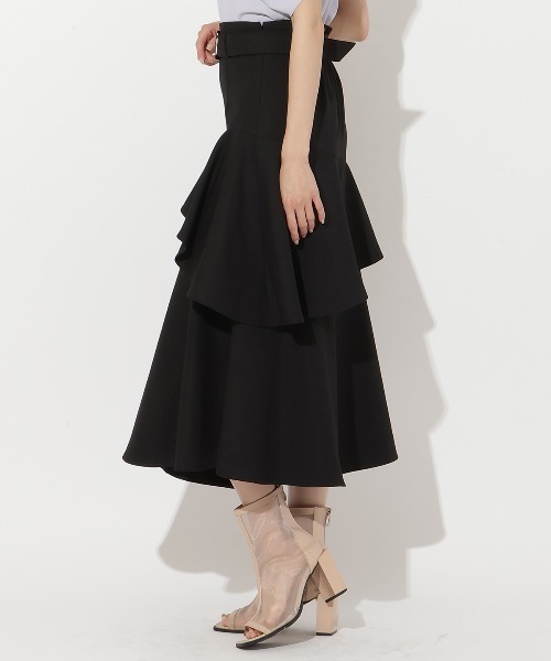 AND COUTURE（アンドクチュール）の「アシメフリルティアードスカート（スカート・レディース・オレンジ/サックスブルー/ブラック/ベージュ・SMALL/MEDIUM）」の6枚目の写真