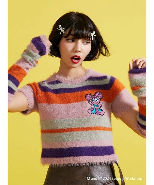 jouetie（ジュエティ）の「【セサミストリート】マルチボーダーアームウォーマーフェザータッチニット（ニット/セーター・レディース・ピンク/レッド/ブルー・MEDIUM）」の17枚目の写真