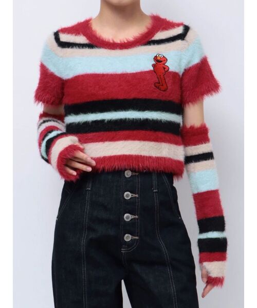 jouetie（ジュエティ）の「【セサミストリート】マルチボーダーアームウォーマーフェザータッチニット（ニット/セーター・レディース・ピンク/レッド/ブルー・MEDIUM）」の3枚目の写真