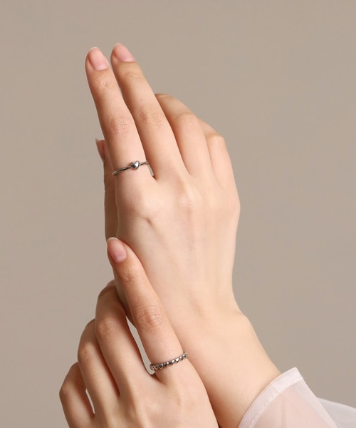 LHME（エルエイチエムイー）の「【WEB限定】“Moment”プチハートリング/サージカルステンレス（金属アレルギー対応）【LHME / エルエイチエムイー】（リング・レディース・ゴールド/シルバー・2号/3号/13号/11号）」の11枚目の写真