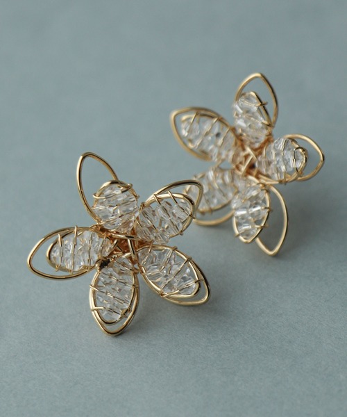 Cepica（セピカ）の「ビーズフラワーピアス（ピアス（両耳用）・レディース・シルバー/ゴールド・FREE）」の2枚目の写真