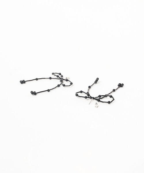 Ray BEAMS（レイビームス）の「ビーズ リボン ピアス（ピアス（両耳用）・レディース・ホワイト/ブラック・ONE SIZE）」の6枚目の写真