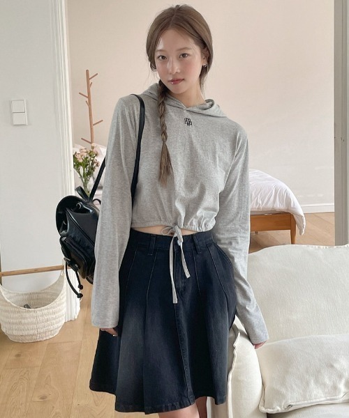 muahmuah（ムーアムーア）の「A'GEM/9 × .kom 『muah muah/ムーアムーア』 LOGO STITCH STRING HOOD LONG SLEEVE/ロゴステッチストリングフードパーカー（パーカー・レディース・カーキ/ブラック/グレー/アイボリー・FREE）」の7枚目の写真