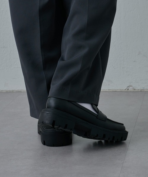 COLONY 2139（コロニートゥーワンスリーナイン）の「コインローファー（ローファー・メンズ・ブラック・SMALL/MEDIUM）」の3枚目の写真