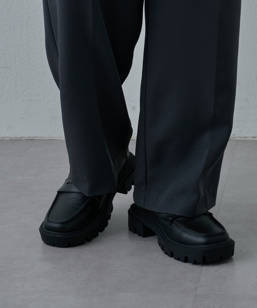 COLONY 2139（コロニートゥーワンスリーナイン）の「コインローファー（ローファー・メンズ・ブラック・SMALL/MEDIUM）」の13枚目の写真