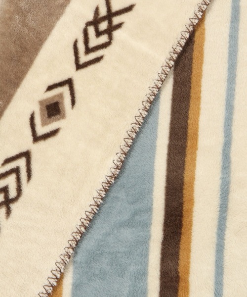 BAYFLOW（ベイフロー）の「[リバーシブル仕様]BFフリースブランケットM 101×162（ブランケット・レディース・ネイビー/ブルー/ベージュ/チャコール/ブラック系/ブルー系・00）」の17枚目の写真