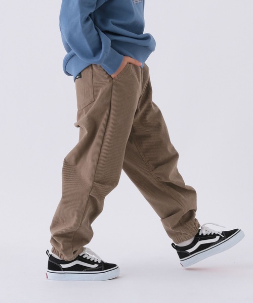 BAYFLOW（ベイフロー）の「[着回し力抜群!]コーデュロイパラシュートパンツ(KIDS)（その他パンツ・キッズ・チャコールグレー/モカ/ブルー・110cm/150cm/140cm/130cm/120cm）」の2枚目の写真