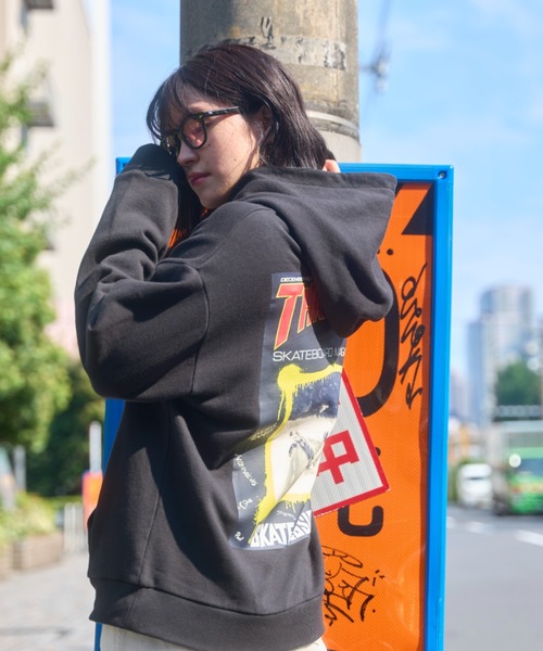 Manhattan Portage（マンハッタンポーテージ）の「Sweat Parka THRASHER（パーカー・メンズ・ブラック/ライトグレー・LARGE/MEDIUM/SMALL/X-LARGE）」の21枚目の写真