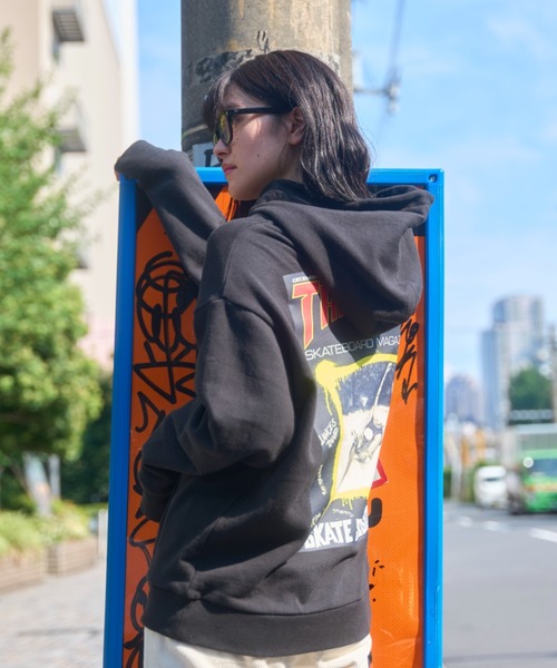 Manhattan Portage（マンハッタンポーテージ）の「Sweat Parka THRASHER（パーカー・メンズ・ブラック/ライトグレー・LARGE/MEDIUM/SMALL/X-LARGE）」の22枚目の写真