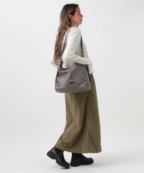 BAYFLOW（ベイフロー）の「[リュックにもショルダーにも]フェイクレザー3WAYトート（ショルダーバッグ・レディース・ブラック/グレー/ライトベージュ・FREE）」の7枚目の写真