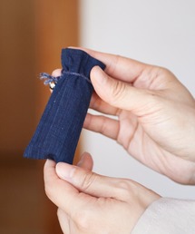 岩座 IWAKURA（イワクラ）の「【岩座】松坂木綿 御絲織り 塩入れミニポーチ（ポーチ）」