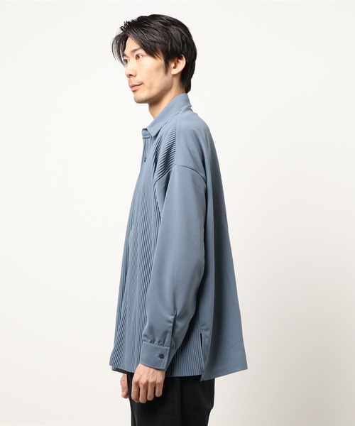 ARCHIVER(アーカイバ)の「●Bling leads●オーバーサイズ プリーツシャツ(シャツ/ブラウス・メンズ・グレー/グレイッシュベージュ/グレイッシュブルー・MEDIUM/LARGE)」の17枚目の写真
