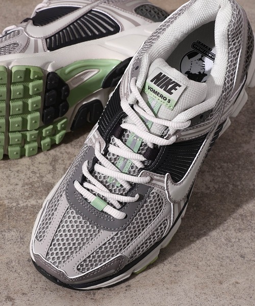NIKE（ナイキ）の「NIKE WMNS ZOOM VOMERO 5 FB8825-001（スニーカー