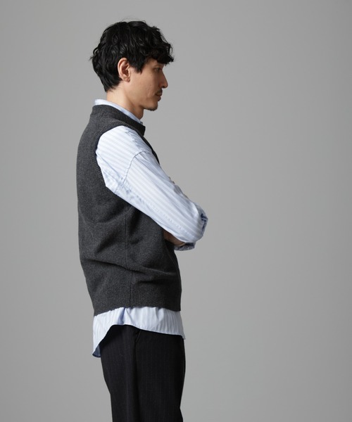 NANO universe（ナノユニバース）の「ウールブレンドクルーネックベスト（ベスト・メンズ・ブラック/チャコール・M/L）」の4枚目の写真