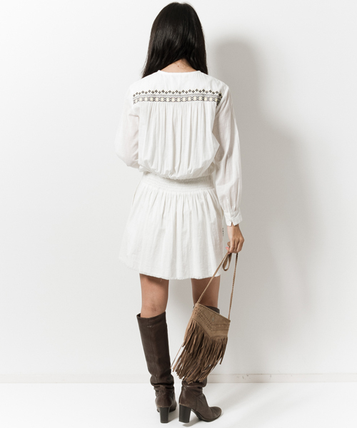 navasana(ナバアサナ)の「navasanaスラブCクロス刺繍ワンピース/712-NOB-N161-OP002(ワンピース・レディース・オフホワイト/ネイビー・FREE)」の7枚目の写真