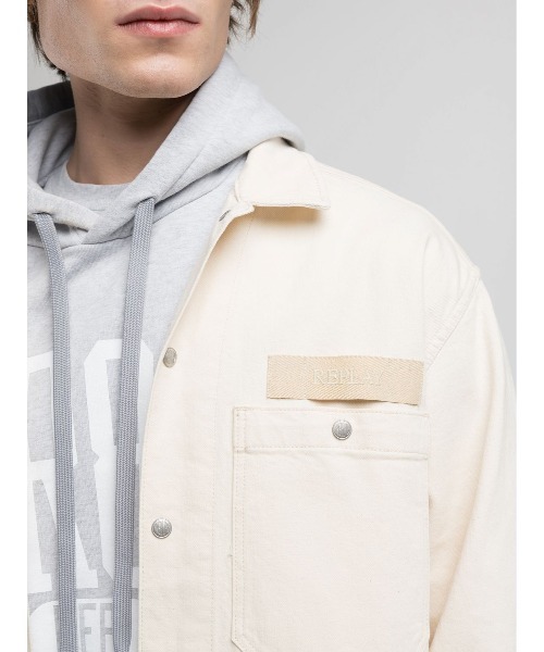 REPLAY（リプレイ）の「リラックスフィット ECRUデニムシャツ（シャツ/ブラウス・メンズ・アイボリー・X-LARGE/LARGE/MEDIUM/SMALL）」の3枚目の写真