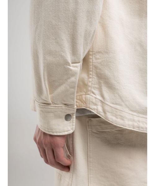 REPLAY（リプレイ）の「リラックスフィット ECRUデニムシャツ（シャツ/ブラウス・メンズ・アイボリー・X-LARGE/LARGE/MEDIUM/SMALL）」の4枚目の写真