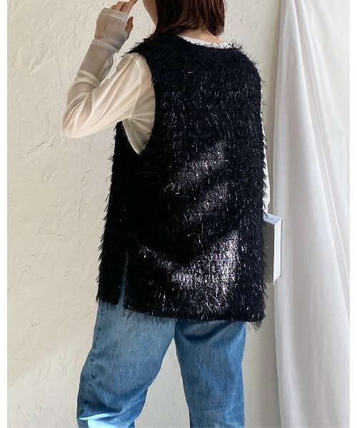 She's Closet(シーズクローゼット)の「オーバーサイズ深Vネックロング丈ラメシャギーフェザーフリンジベスト(ベスト・レディース・ブラウン/アイボリー/ブラック・FREE)」の5枚目の写真
