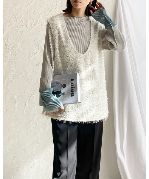 She's Closet(シーズクローゼット)の「オーバーサイズ深Vネックロング丈ラメシャギーフェザーフリンジベスト(ベスト・レディース・ブラウン/アイボリー/ブラック・FREE)」の10枚目の写真