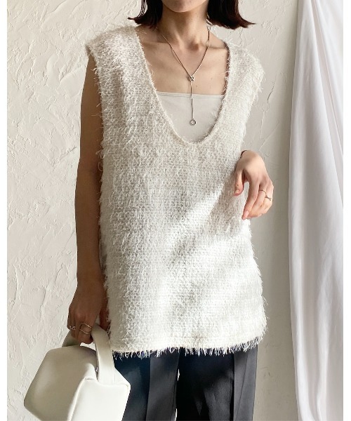 She's Closet(シーズクローゼット)の「オーバーサイズ深Vネックロング丈ラメシャギーフェザーフリンジベスト(ベスト・レディース・ブラウン/アイボリー/ブラック・FREE)」の12枚目の写真