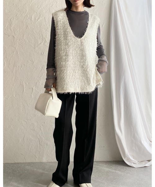 She's Closet(シーズクローゼット)の「オーバーサイズ深Vネックロング丈ラメシャギーフェザーフリンジベスト(ベスト・レディース・ブラウン/アイボリー/ブラック・FREE)」の14枚目の写真