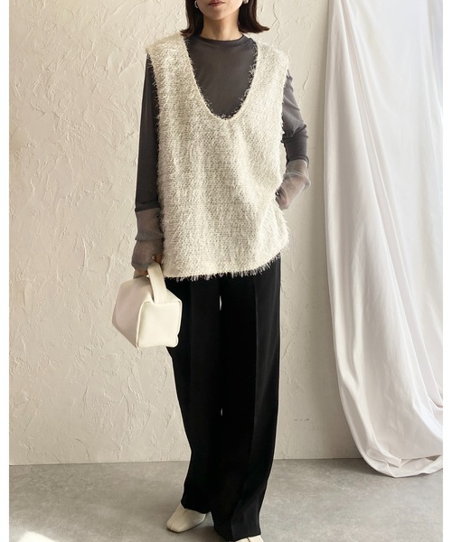 She's Closet(シーズクローゼット)の「オーバーサイズ深Vネックロング丈ラメシャギーフェザーフリンジベスト(ベスト・レディース・ブラウン/アイボリー/ブラック・FREE)」の16枚目の写真