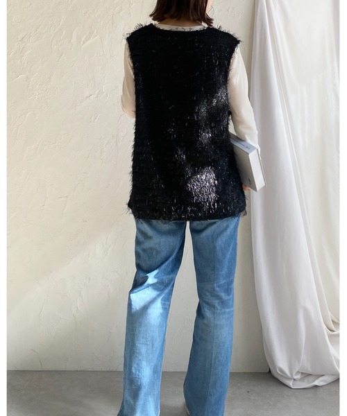 She's Closet(シーズクローゼット)の「オーバーサイズ深Vネックロング丈ラメシャギーフェザーフリンジベスト(ベスト・レディース・ブラウン/アイボリー/ブラック・FREE)」の19枚目の写真