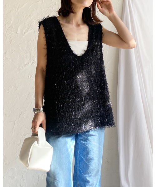 She's Closet(シーズクローゼット)の「オーバーサイズ深Vネックロング丈ラメシャギーフェザーフリンジベスト(ベスト・レディース・ブラウン/アイボリー/ブラック・FREE)」の20枚目の写真