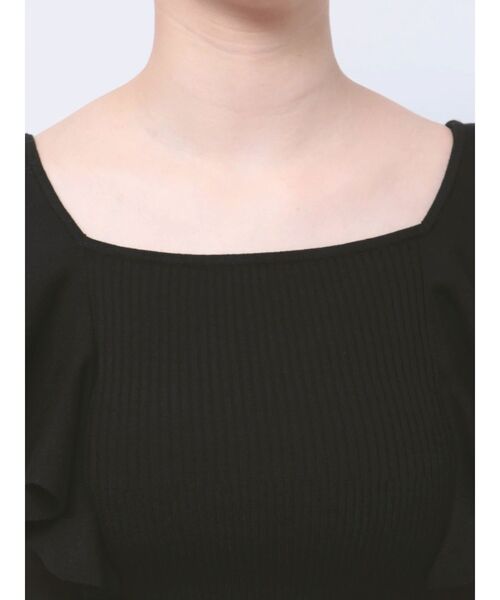 MERCURYDUO（マーキュリーデュオ）の「2WAY総針ラッフルコンパクトニット（ニット/セーター・レディース・ブラック/ブルー/オフホワイト/レッド/ラベンダー・SMALL/MEDIUM）」の17枚目の写真