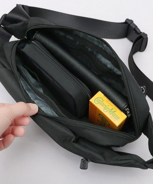 GERRY（ジェリー）の「撥水加工 ウエスト ボディバッグ（ボディバッグ/ウエストポーチ・メンズ・ブラック・FREE）」の8枚目の写真