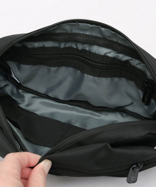 GERRY（ジェリー）の「撥水加工 ウエスト ボディバッグ（ボディバッグ/ウエストポーチ・メンズ・ブラック・FREE）」の9枚目の写真