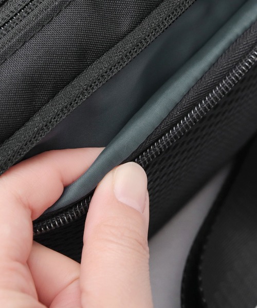 GERRY（ジェリー）の「撥水加工 ウエスト ボディバッグ（ボディバッグ/ウエストポーチ・メンズ・ブラック・FREE）」の16枚目の写真