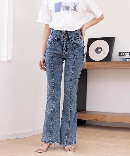 Doux Belle(ドゥーベル)の「3つボタンフレアデニムパンツ(デニムパンツ・レディース・グレー/ブルー/ブラック・MEDIUM)」の22枚目の写真