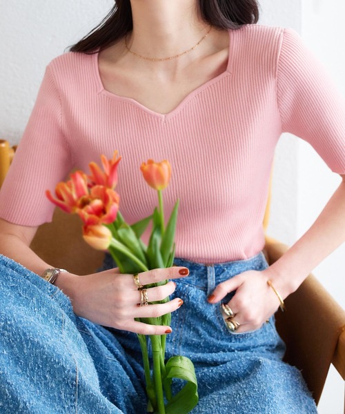 KOBE LETTUCE（コウベレタス）の「ハートネックリブニットトップス（ニット/セーター・レディース・オフホワイト/ブラック/ピンク/ネイビー/イエロー/イエロー系/ピンク系/ネイビー系/ブラック系/ホワイト系・L/M/M1/L1）」の22枚目の写真