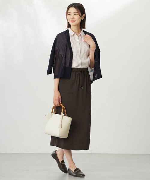 J.PRESS(ジェイプレス)の「【WEB限定カラーあり・洗える・接触冷感・吸水速乾】Lightジョーゼット ナロー スカート(スカート・レディース・ネイビー系/ダークブラウン系/ベージュ系・11/9/7)」の21枚目の写真