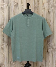 TopIsm（トップイズム）の「PIGMENT O/D HENLEY NECK SS T-SHIRT（Tシャツ/カットソー）」