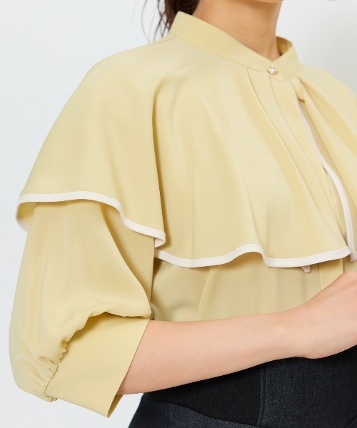AND COUTURE(アンドクチュール)の「パイピングケープブラウス(シャツ/ブラウス・レディース・イエロー/ミント/オフホワイト・FREE)」の17枚目の写真