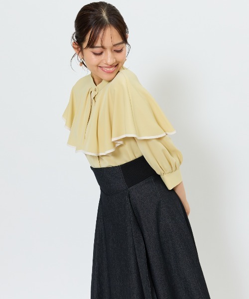 AND COUTURE(アンドクチュール)の「パイピングケープブラウス(シャツ/ブラウス・レディース・イエロー/ミント/オフホワイト・FREE)」の16枚目の写真
