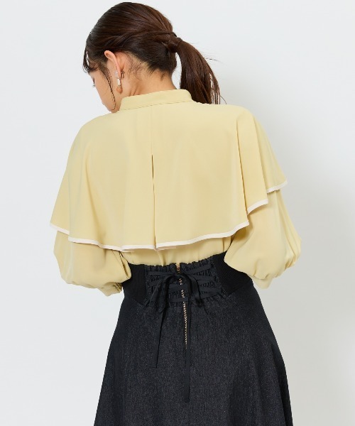 AND COUTURE(アンドクチュール)の「パイピングケープブラウス(シャツ/ブラウス・レディース・イエロー/ミント/オフホワイト・FREE)」の15枚目の写真