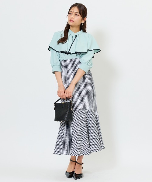 AND COUTURE(アンドクチュール)の「パイピングケープブラウス(シャツ/ブラウス・レディース・イエロー/ミント/オフホワイト・FREE)」の4枚目の写真