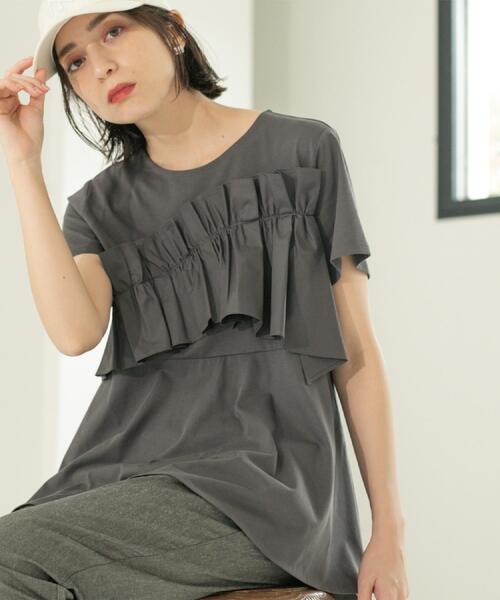 OPAQUE.CLIP（オペークドットクリップ）の「フリルドッキングペプラムトップス【接触冷感/洗濯機洗い可】（Tシャツ/カットソー・レディース・ブラック/チャコールグレー/ホワイト/イエロー系その他・38/40/42）」の4枚目の写真